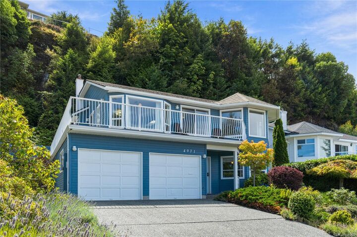 Property Photo: 4971 Fillinger Cres BC V9V 1J1