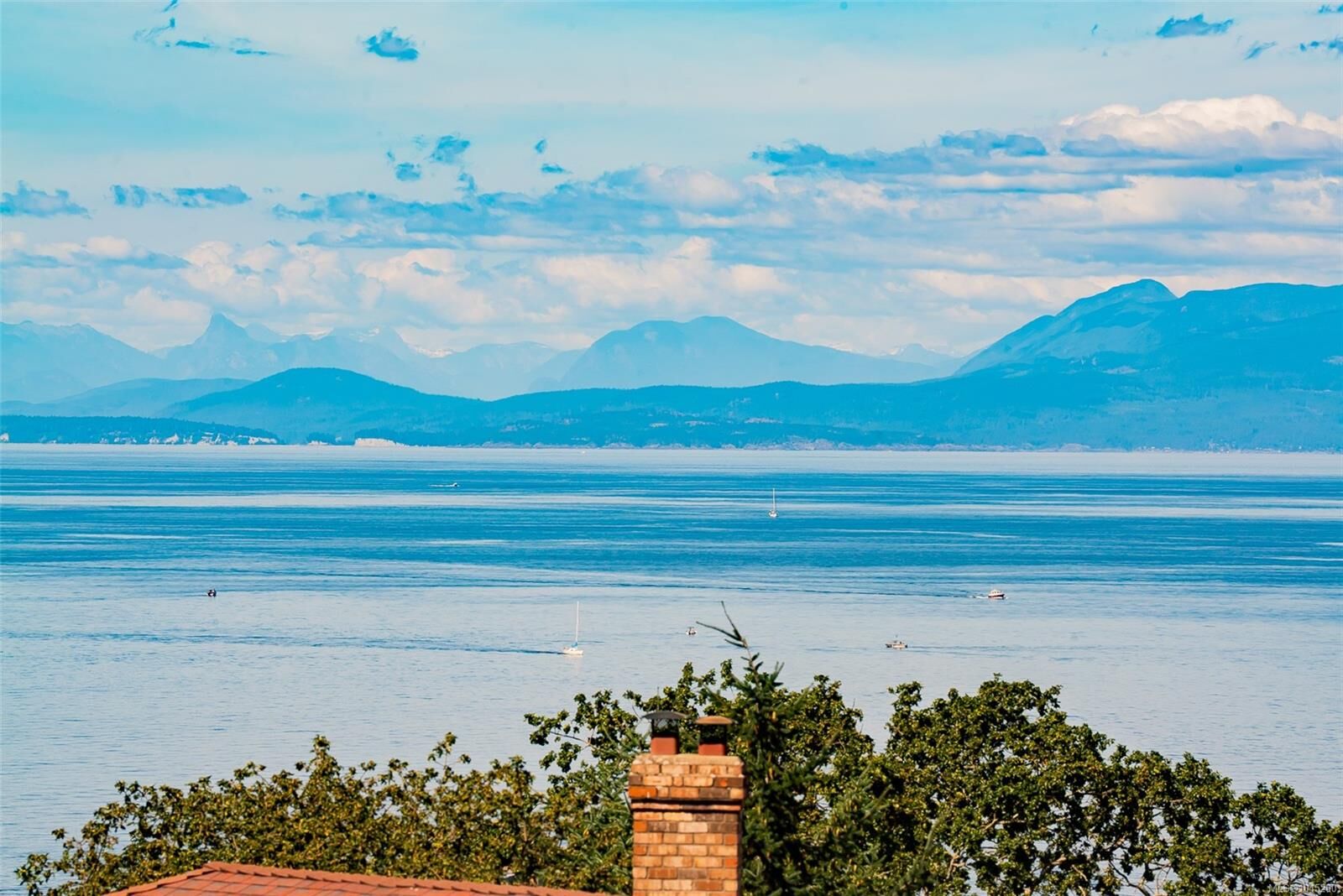 Property Photo:  3592 Oakridge Dr  BC V9T 1M4 