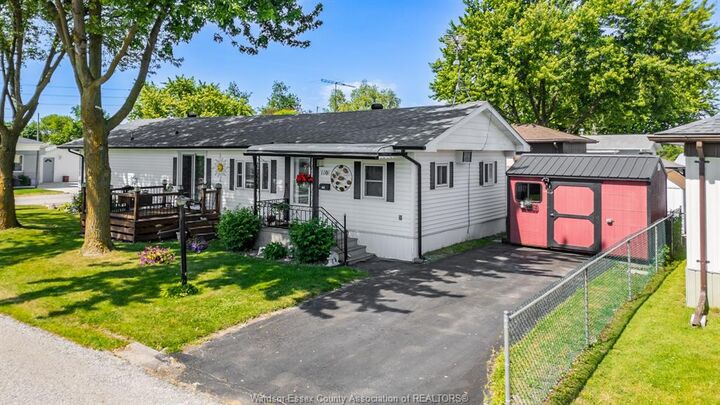 Property Photo:  110 Brooks Boulevard  ON N8N 2P8 