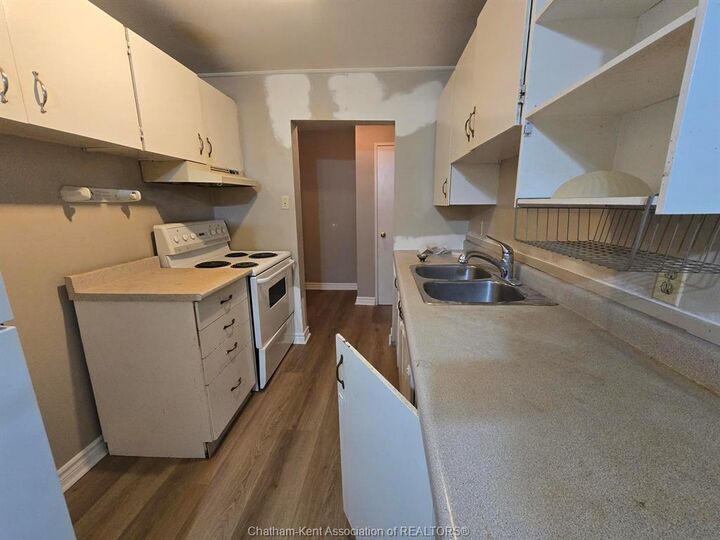 Property Photo: 276 Merritt Avenue 108 ON N7M 3G1