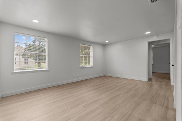 Property Photo: 515 W Houston Street 515 TX 75702