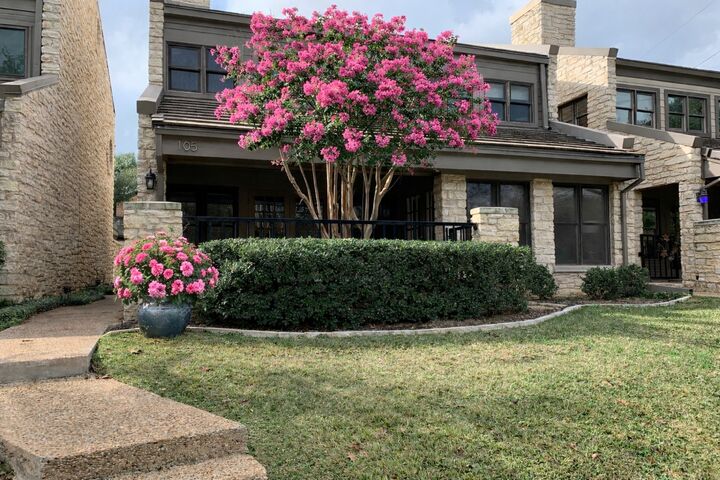 Property Photo: 105 Birdie Drive TX 78738