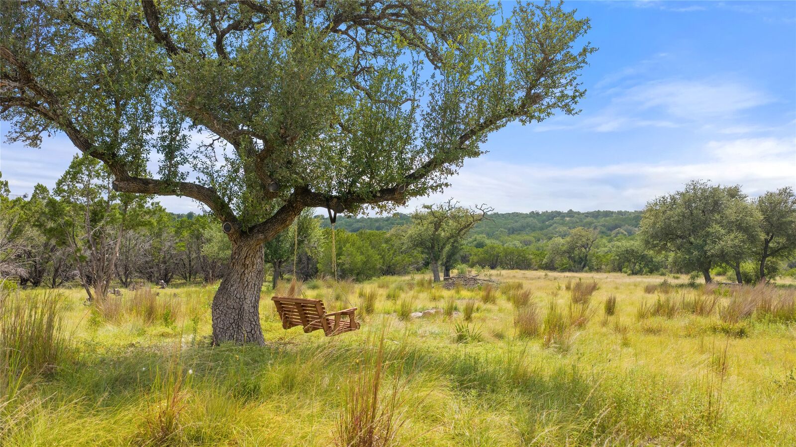Property Photo: 147 E Flying Owl Drive TX 78636