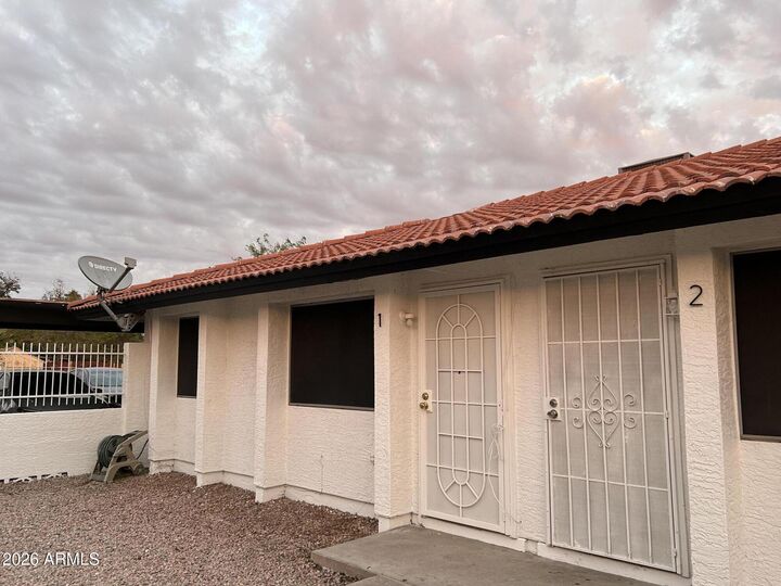 Property Photo:  457 E 9th Avenue  AZ 85204 