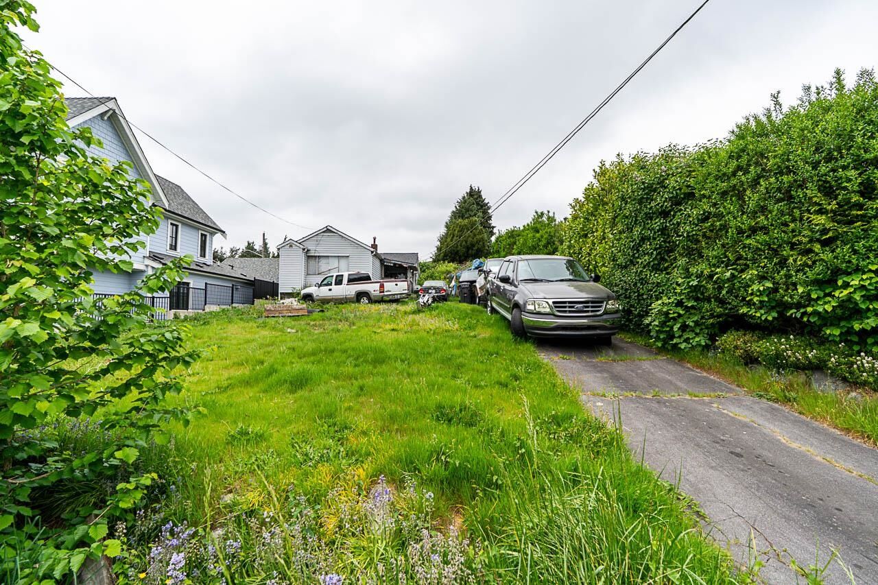 Property Photo: 2235 Edinburgh Street BC V3M 2Y2
