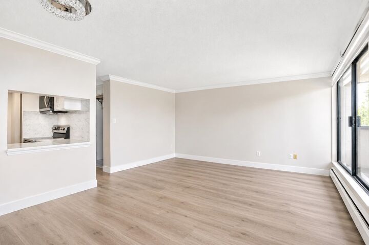 Property Photo: 3755 Bartlett Court 1701 BC V3J 7G7