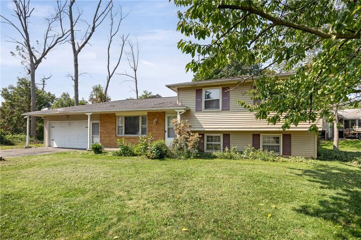 Property Photo: 879 Maiden Aka 11 Black Walnut Dr Lane NY 14615