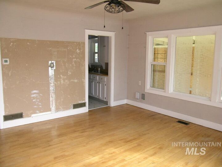 Property Photo:  415 20th Ave N  ID 83686 