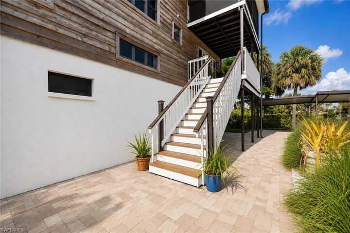 Property Photo:  4359 County Rd 78  FL 33935 