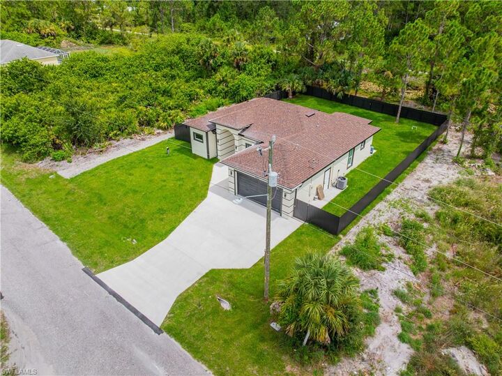 Property Photo:  942 Kanuga St E  FL 33974 