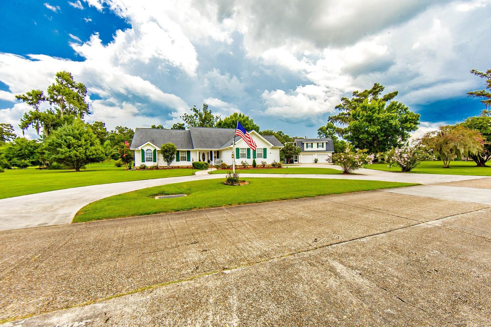 Property Photo:  294 Hedgeford Drive  LA 70359 