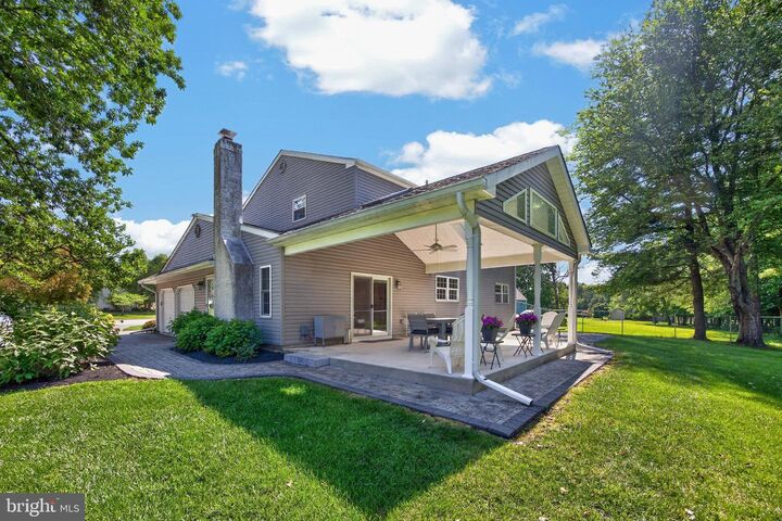 Property Photo: 409 Laurel Lane PA 19403