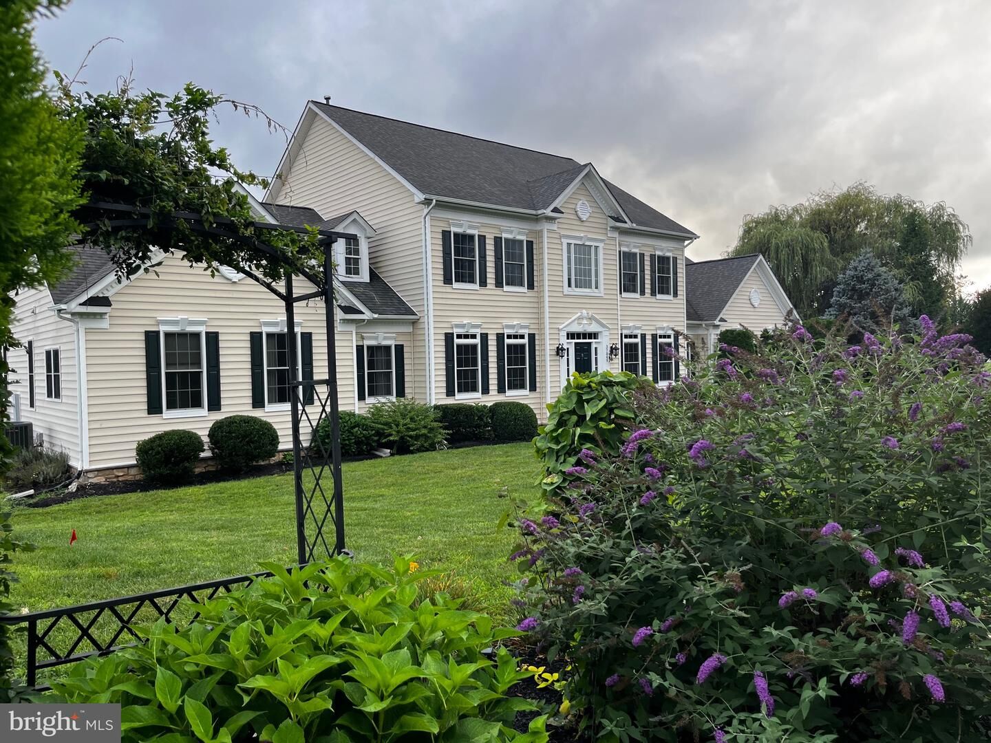 Property Photo: 37849 Wright Farm Drive VA 20132