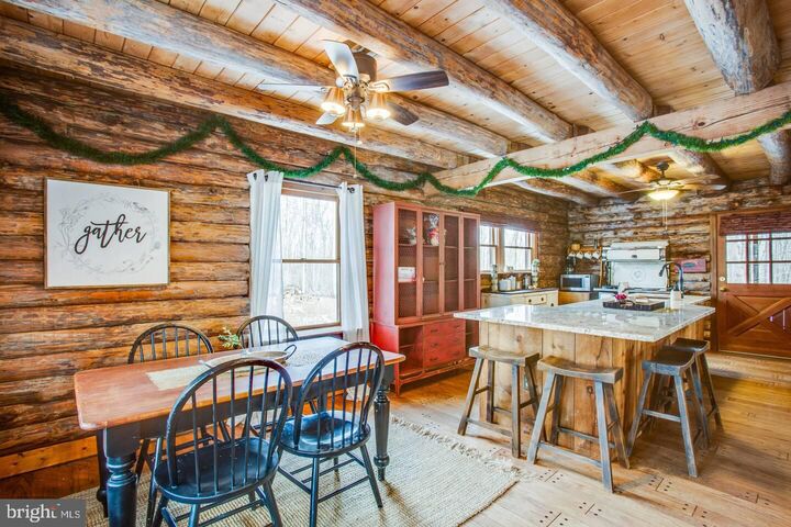 Property Photo: 510 Marges Mountain Lane VA 20106