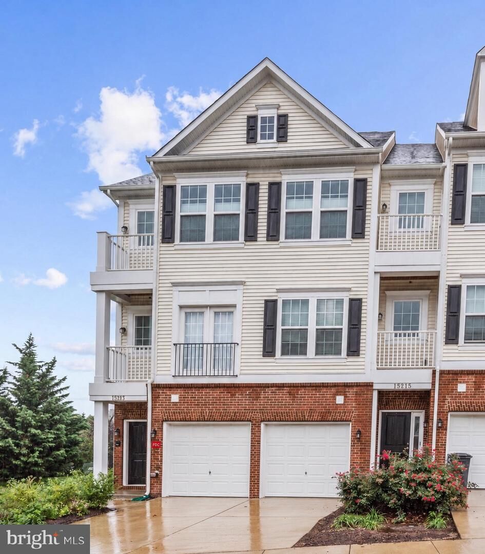 Property Photo: 13913 Hollow Wind Way 201 VA 22191