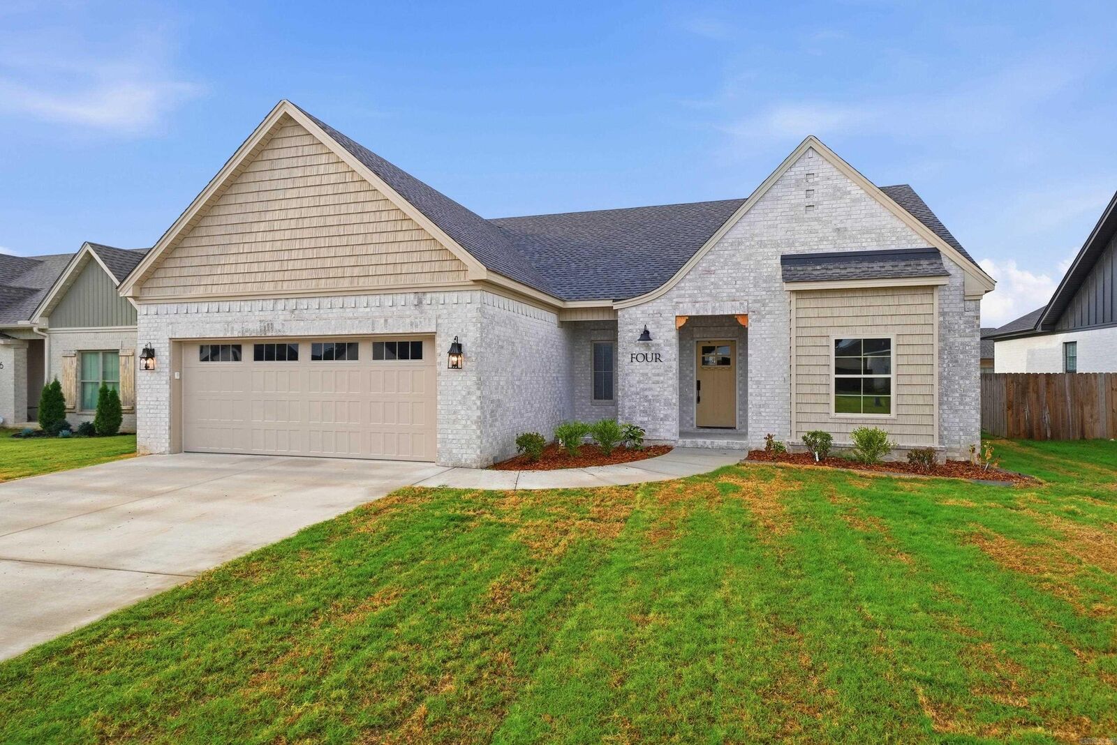 Property Photo: 4 Songbird Cove AR 72058