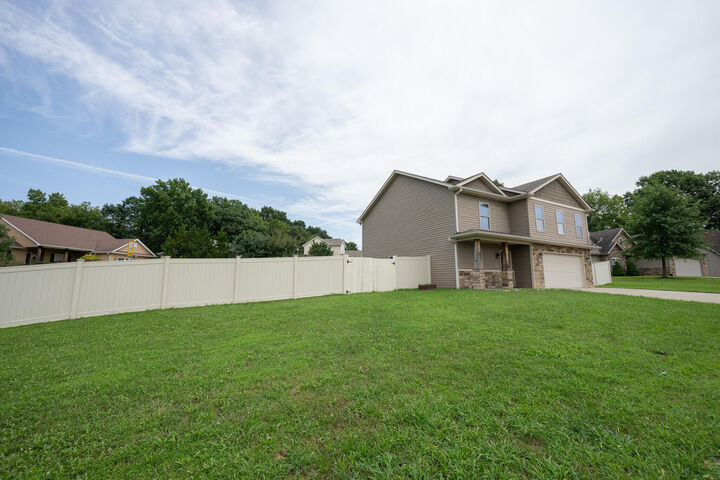 Property Photo:  1000 S Louisville Dr  MO 65203 