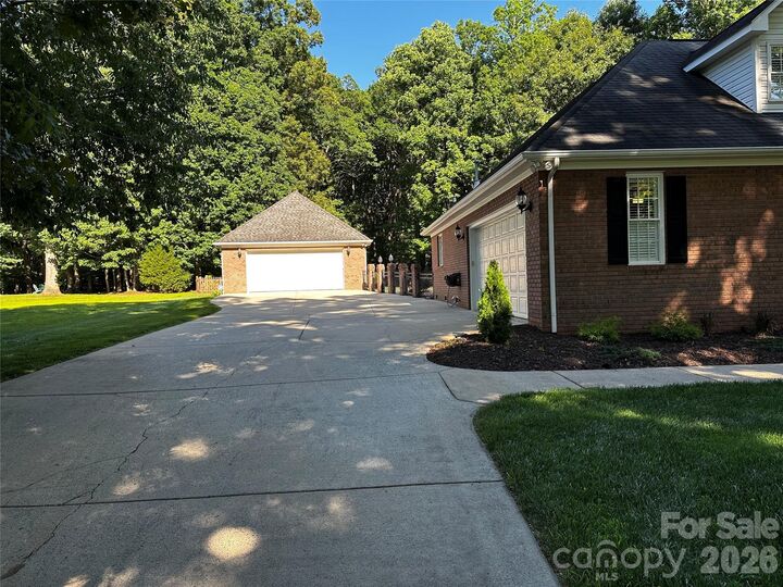 Property Photo:  7627 Maple Bluff Lane  NC 28025 