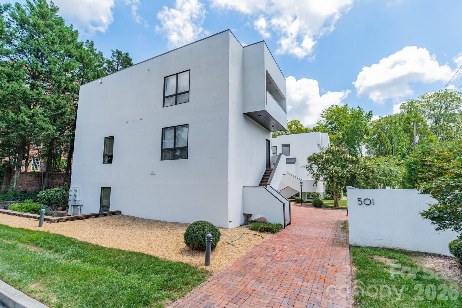 Property Photo:  501 Fenton Place N  NC 28207 
