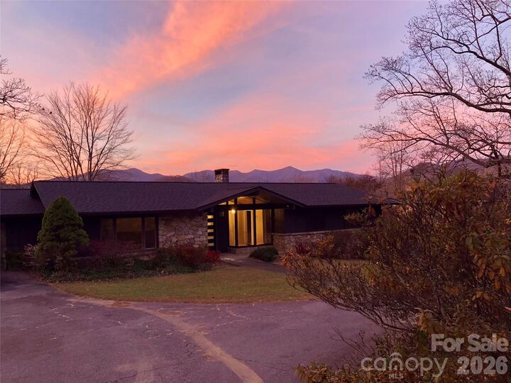 Property Photo: 208 Dogwood Lane NC 28711