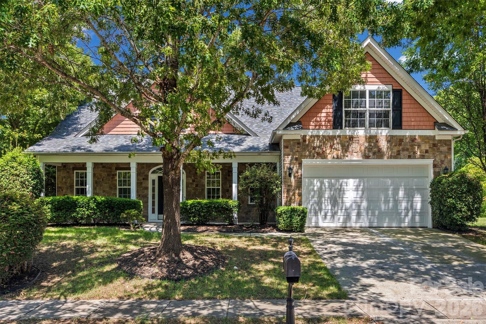 Property Photo:  5914 Kirkwynd Commons Drive  NC 28278 