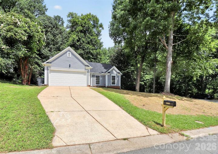 Property Photo: 5800 Pennycross Lane NC 28216