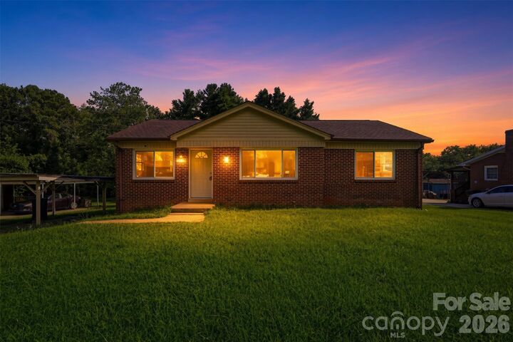Property Photo:  2262 9th Avenue Drive NE  NC 28601 