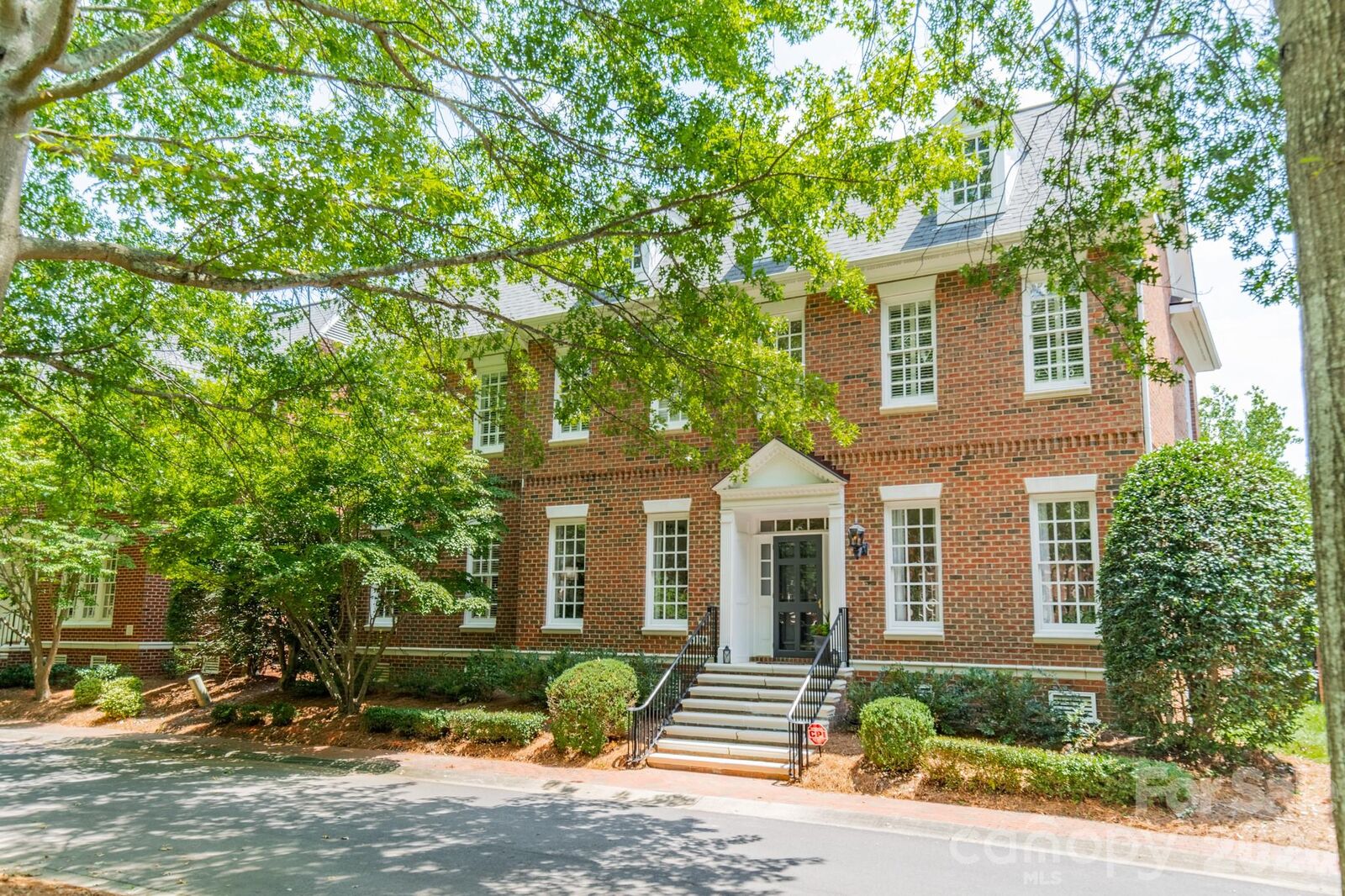 Property Photo:  5110 Oxford Crescent Court  NC 28226 