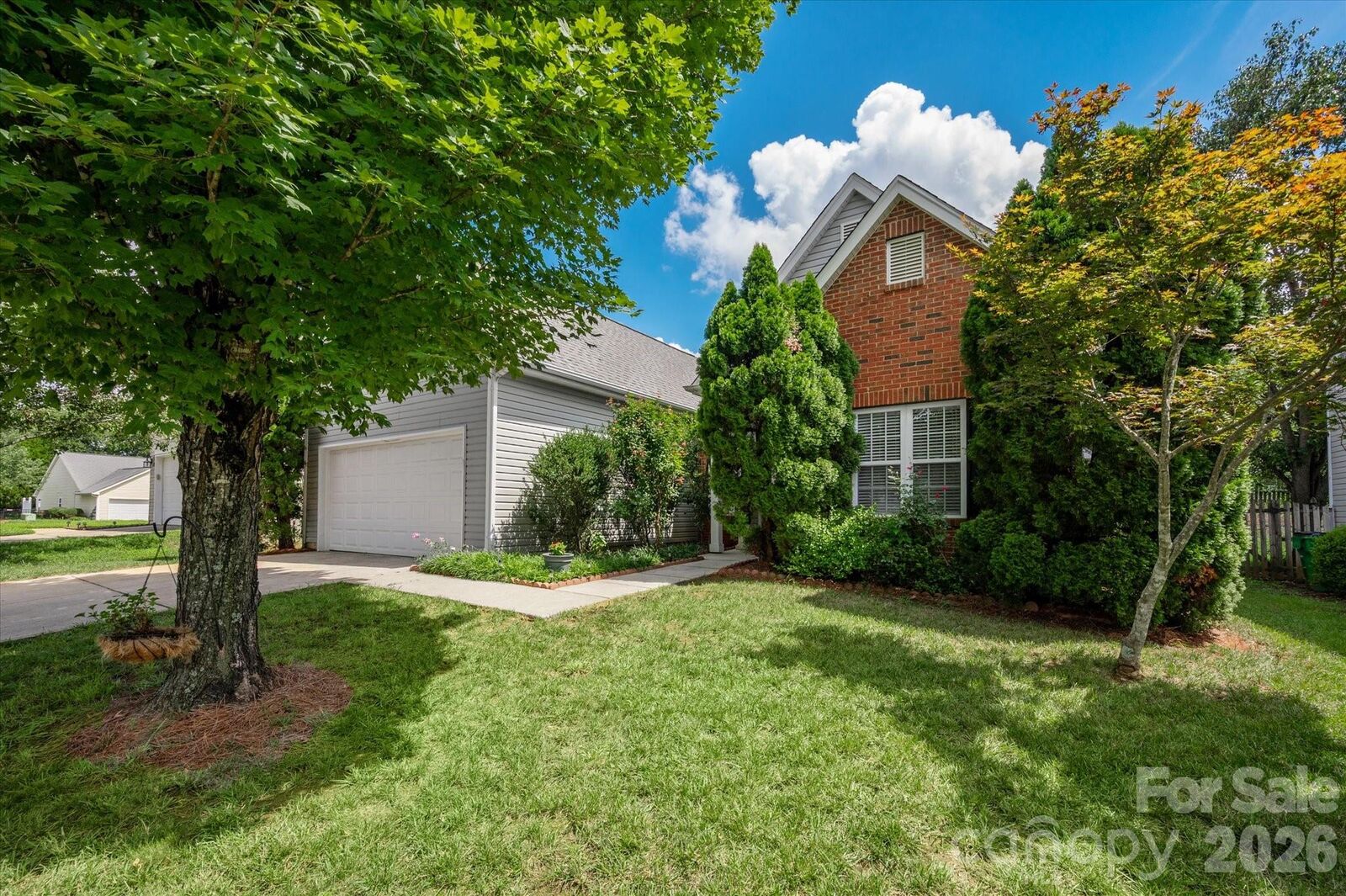 Property Photo: 9407 Thatcher Hall Court NC 28277