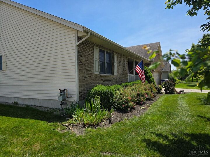 Property Photo: 918 Willow Bend Dr OH 45177