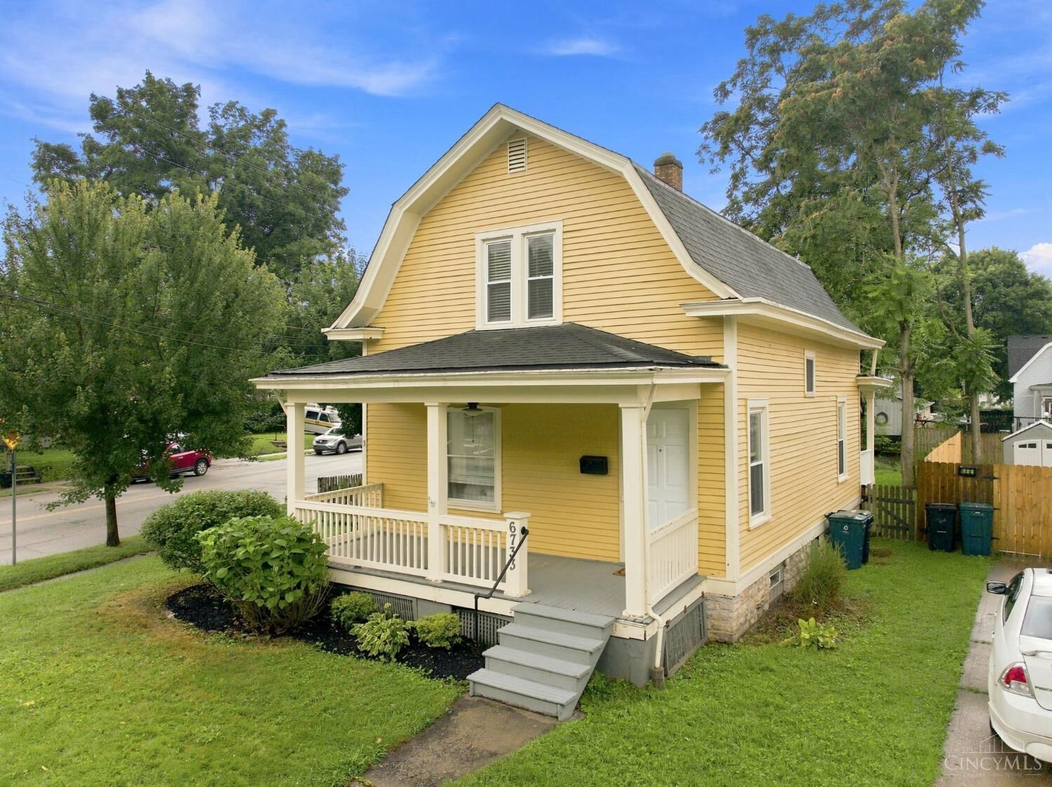 Property Photo: 6733 Buckingham Place OH 45227