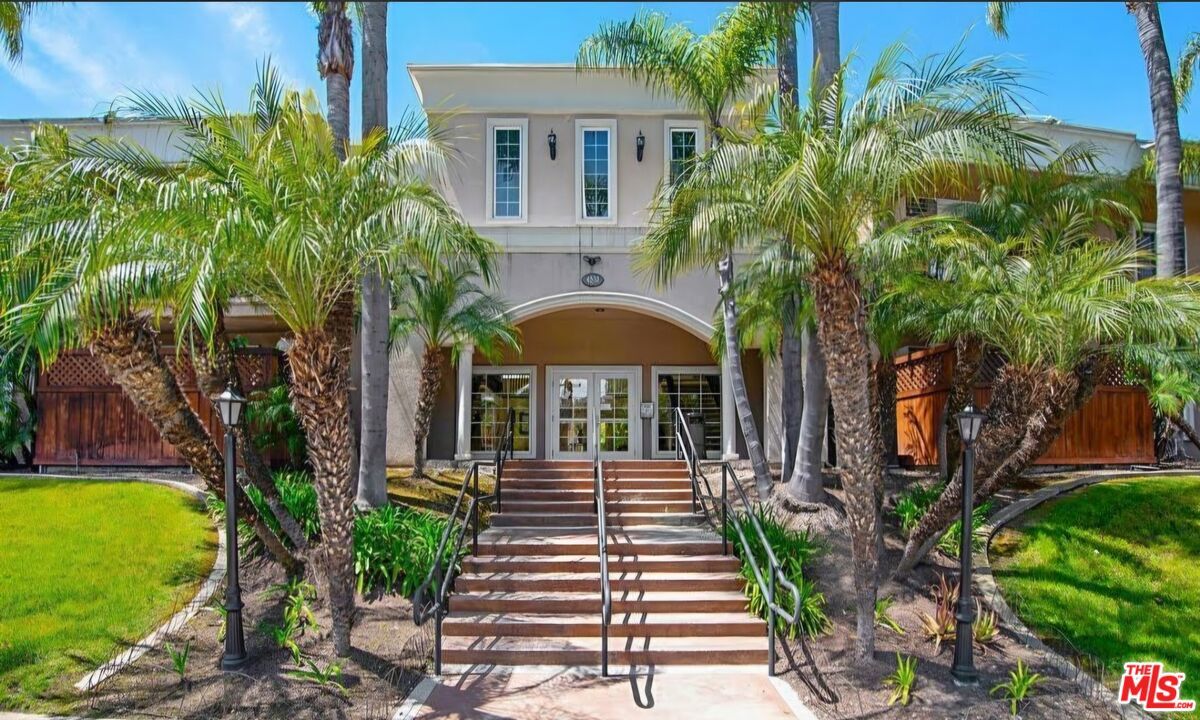 Property Photo: 4570 54th St, Unit 201 CA 92115