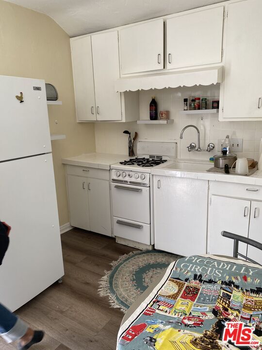 Property Photo: 725 S Lorraine Blvd, Unit 1/2 CA 90005