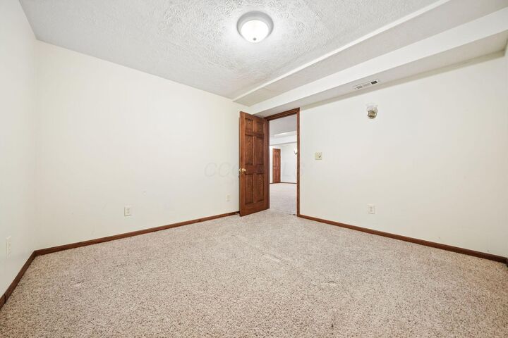 Property Photo: 5097 Stonecroft Court OH 43026
