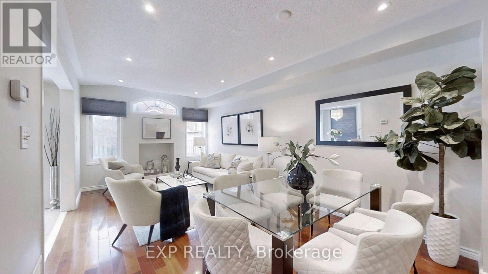 Property Photo: 8 Hacienda Drive ON L4E 3X1