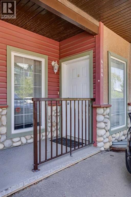 Property Photo:  200 Lougheed Drive  AB T9K 2W3 
