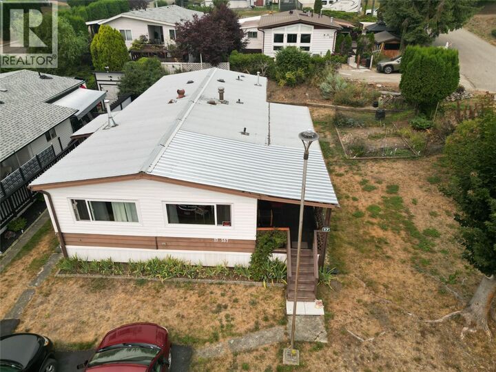 537 Begbie Road 17 — photo 1