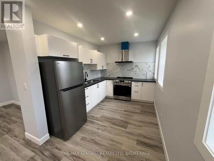 Property Photo:  243 Dufferin Street  ON L2A 2T7 