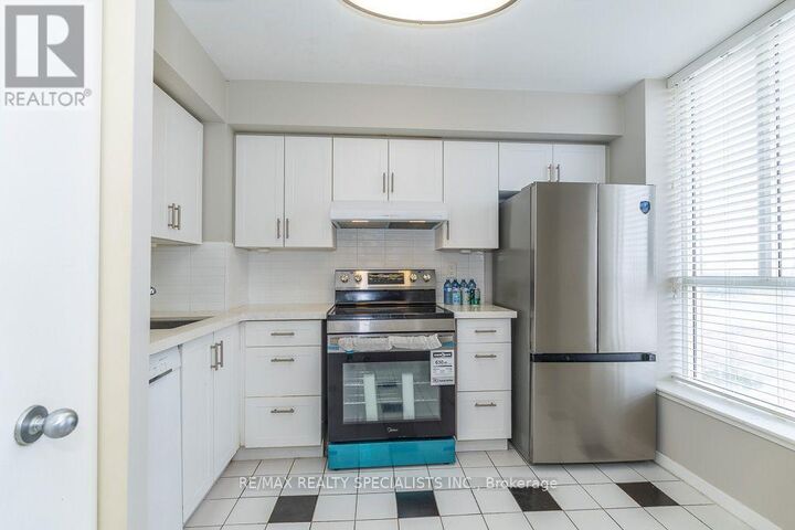 Property Photo: 21 Overlea Boulevard 1309 ON M4H 1P2