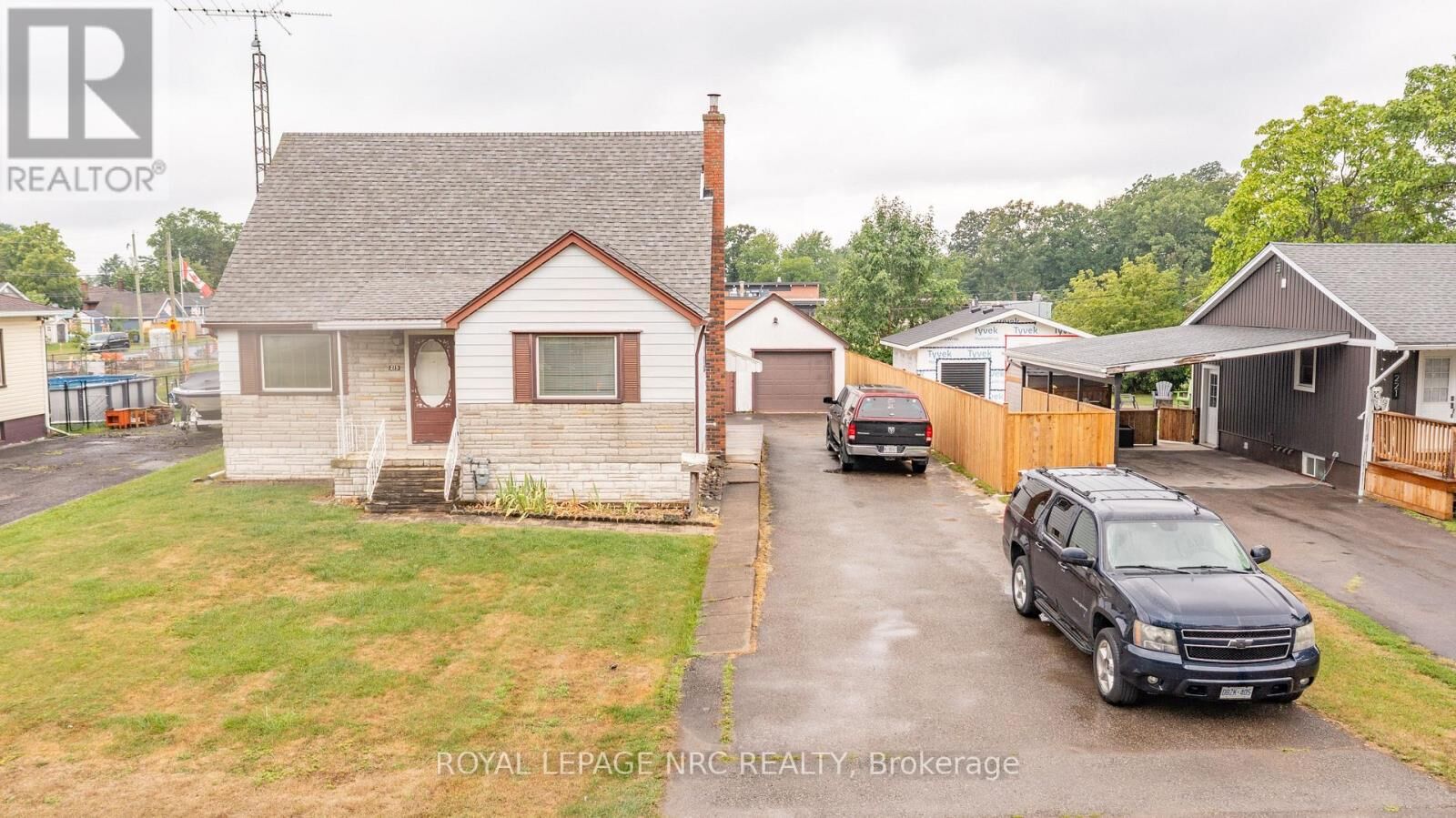 Property Photo: 215 Knoll Street ON L3K 5B5