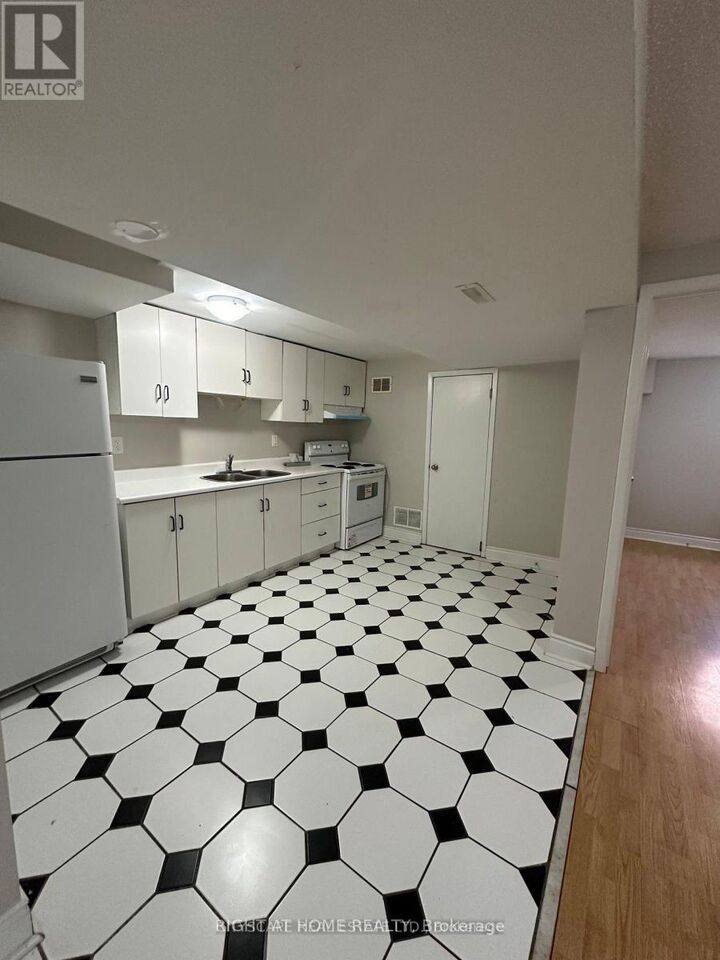 Property Photo:  56 Stanwell Drive Lower  ON L6Z 3Y6 