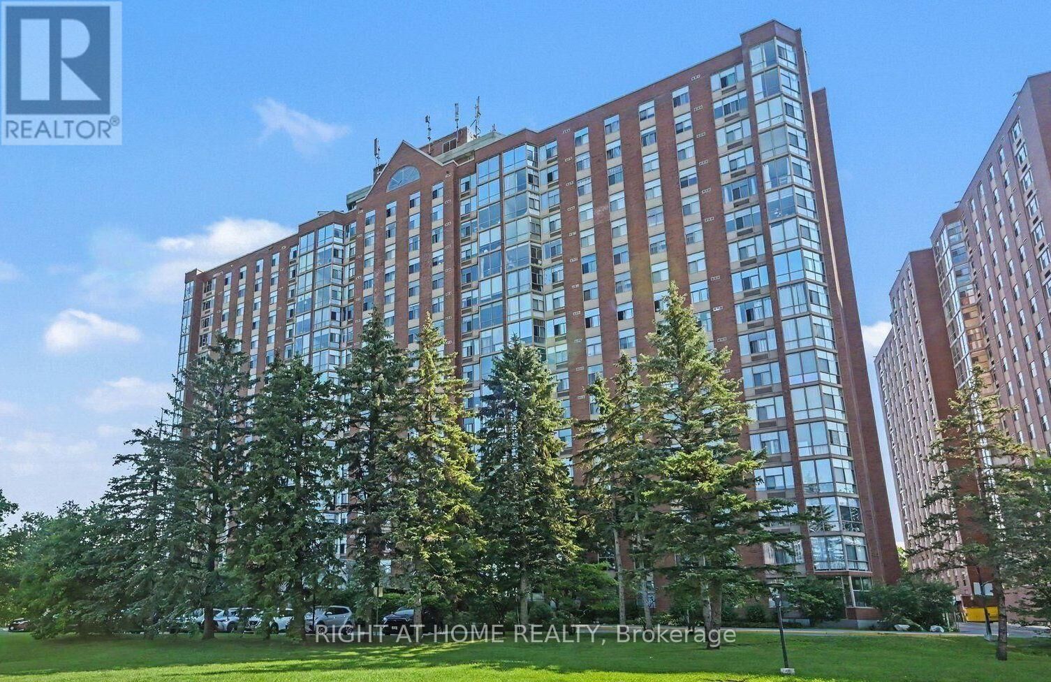 Property Photo:  2759 Carousel Crescent 701  ON K1T 2N5 