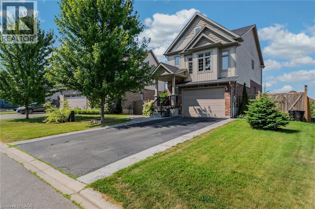 Property Photo: 174 Woodway Trail ON N3Y 0B8