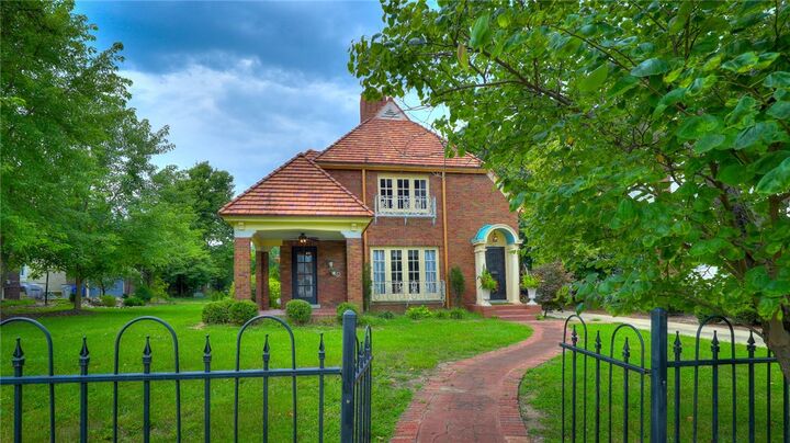 Property Photo: 165 N Park Place IL 62522