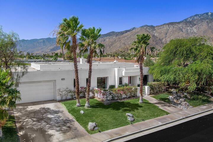 Property Photo:  1441 Amelia Way  CA 92262 