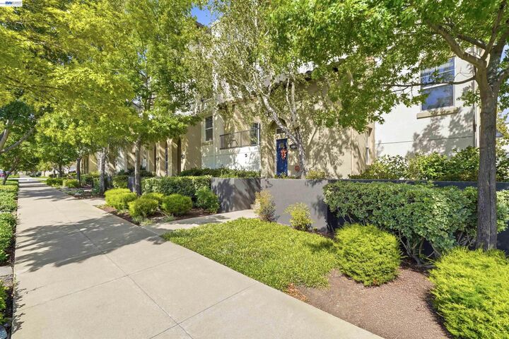 Property Photo: 4401 Brannigan St CA 94568