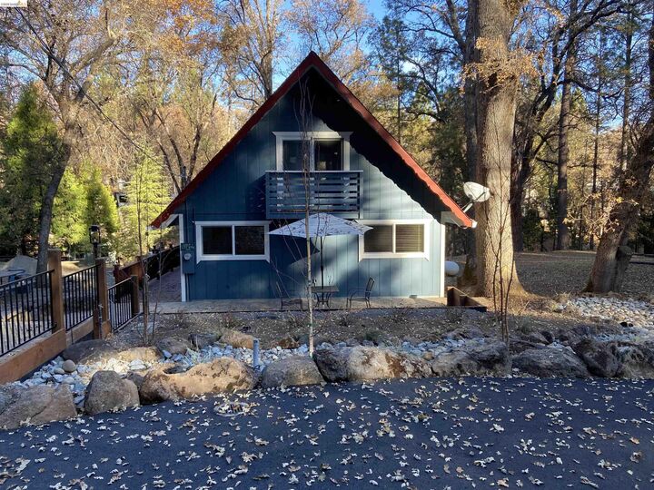 Property Photo: 19462 Grizzly Cir CA 95321