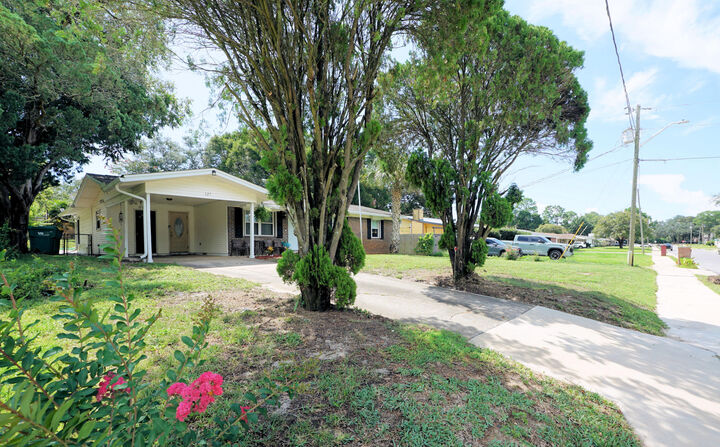 Property Photo: 127 Pryor Drive FL 32569