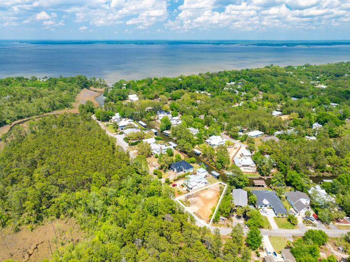 Property Photo: 564 W Point Washington Road FL 32459