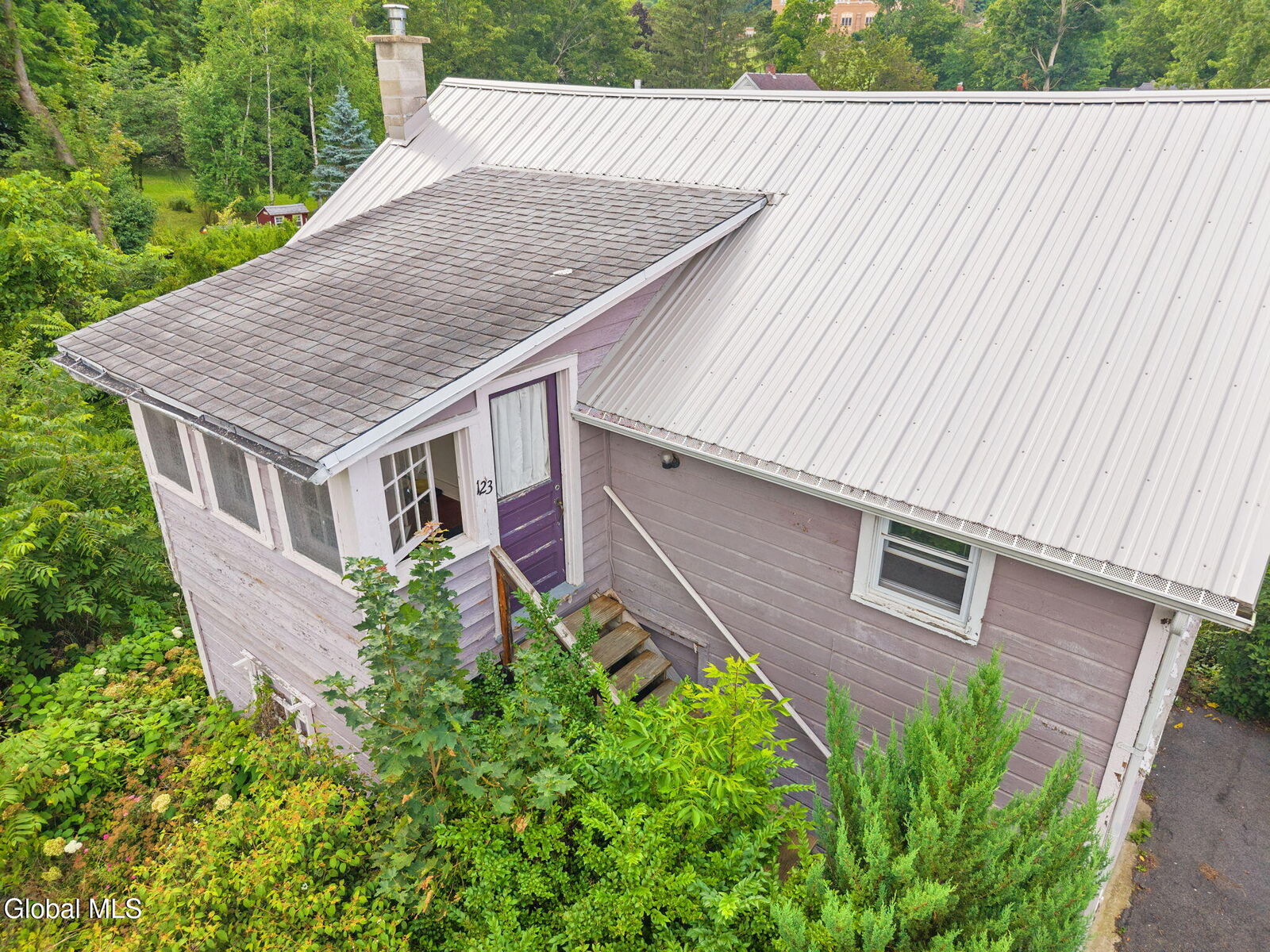 Property Photo:  121 Washington Avenue 2  NY 12043 